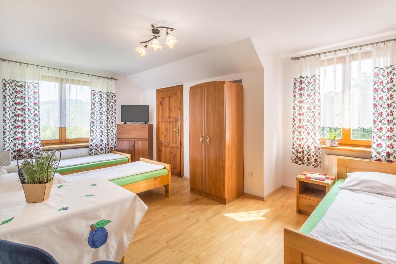Wisniowy Gaj Villa Ujanowice Buitenkant foto